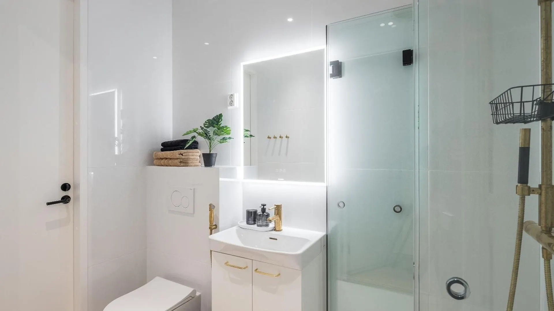 Scandinavian Design Townhouse With Private Sauna Helsinki